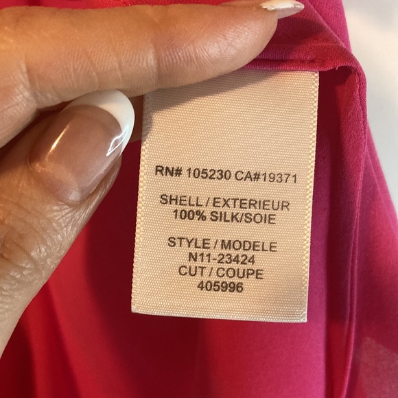 Joie Silk blouse. Hot pink. Size small. From Holts. Short sleeve. Wrap. - Picture 7 of 9